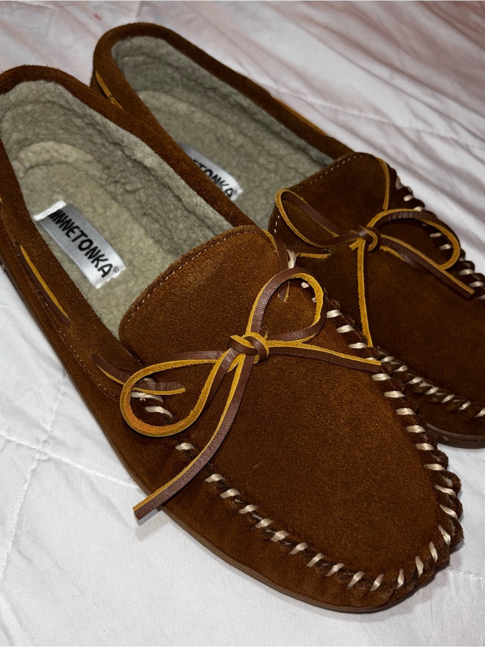 Minnetonka Men’s Brown Suede Shearling-Lined Moccasin Slipper